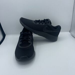 Nike Tanjun Womens All Black DJ6257-002 Athletic Running Shoes Size 7,7.5,8,8.5